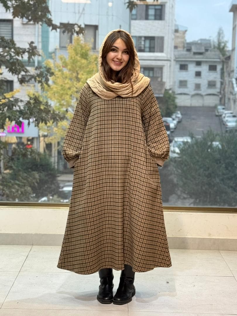پیراهن هدیه چهارخونه ریز نسکافه ای مشکی — تصویر ۳