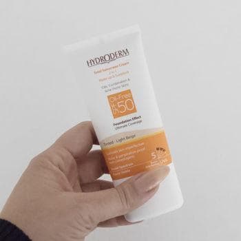 ضد آفتاب کرم پودری فاقد چربی هیدرودرم SPF50 — تصویر ۲