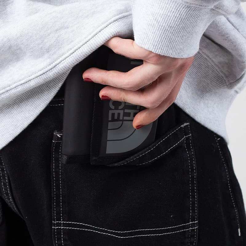 کیف پول نورث فیس مدل base camp wallet black — تصویر ۳