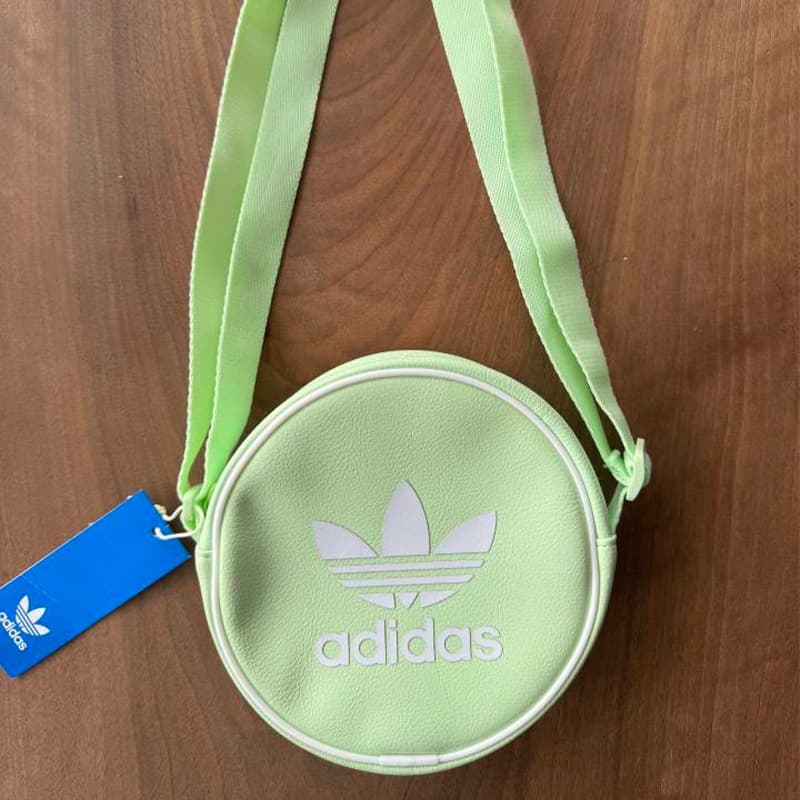 کیف رودوشی آدیداس مدل Adicolor Classic Round Bag — تصویر ۶