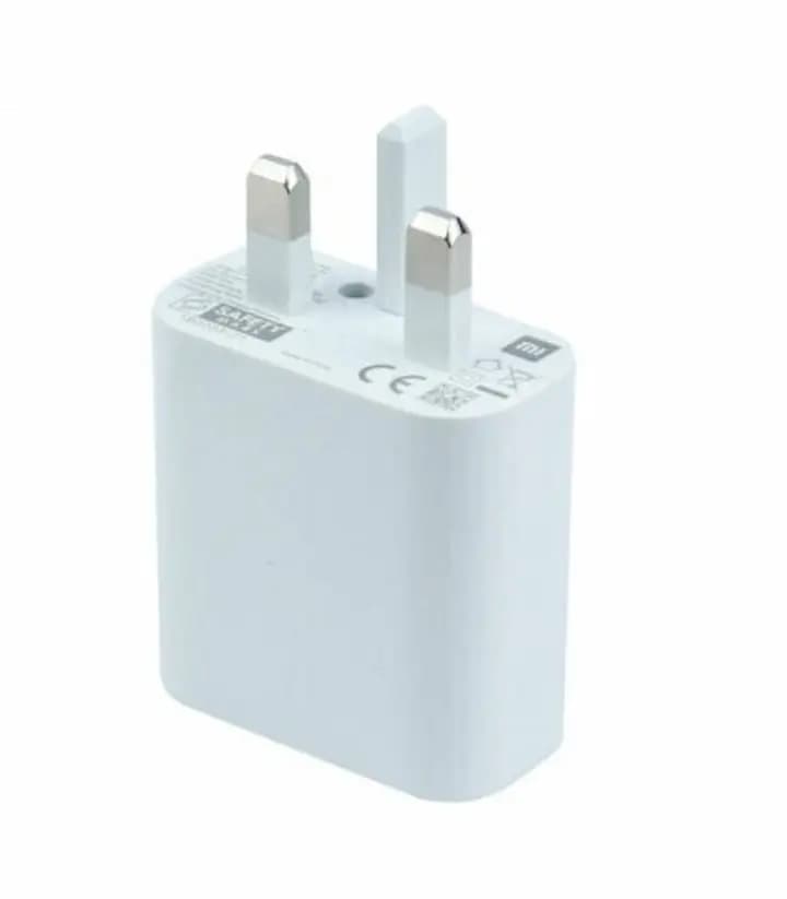 شارژر دیواری سه شاخ شیائومی مدل MDY-09-EY با توان خروجی 10 وات