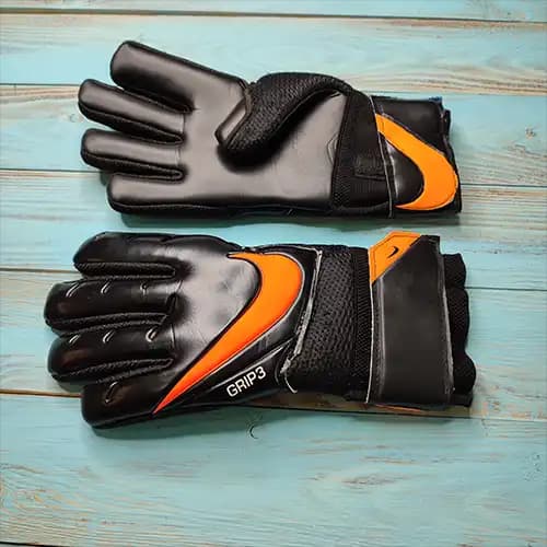 دستکش دروازه بانی طرح NIKE سایز 9 — تصویر ۳