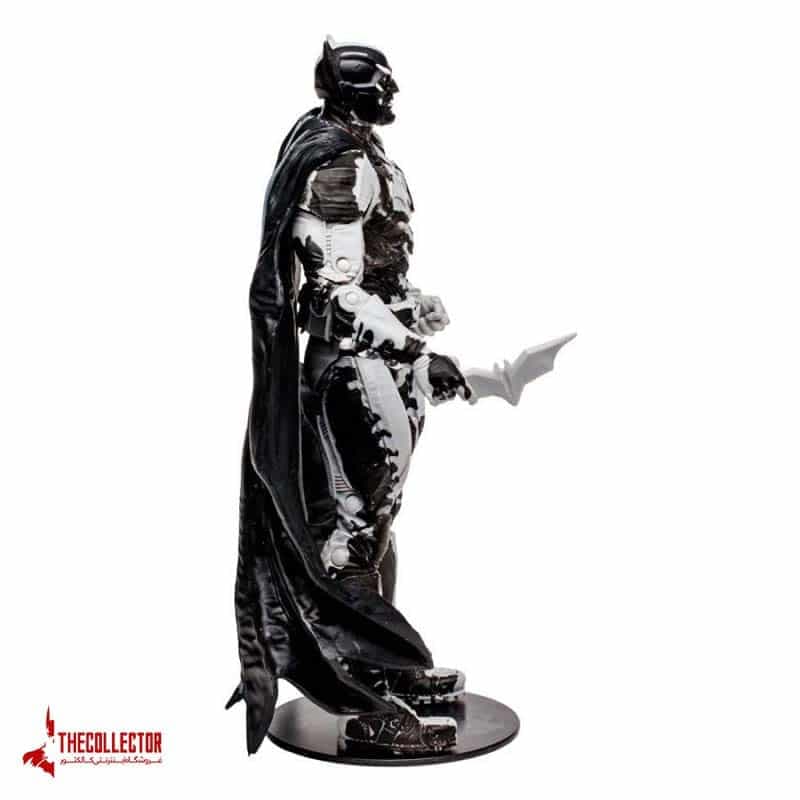 اکشن فیگور بتمن | Batman | سری دایرکت برند MCFarlane به همراه کتاب کامیک بلک آدام — تصویر ۴