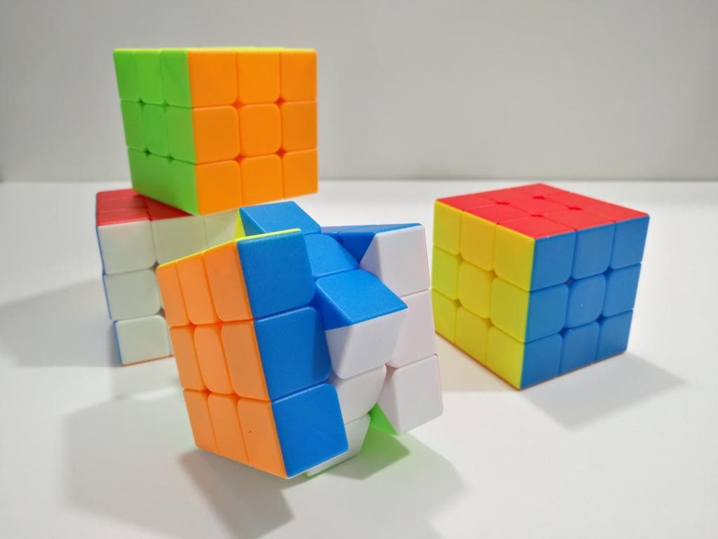 روبیک 3*3 (رنگ ثابت)