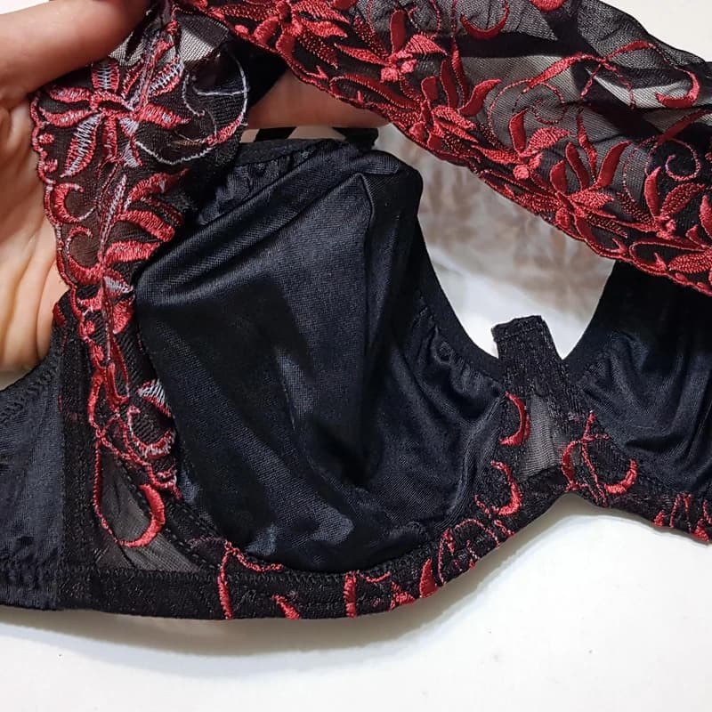 ست شورت و سوتین زنانه برتا مدل گیپوری فنردار کد 4785-1091 — تصویر ۴
