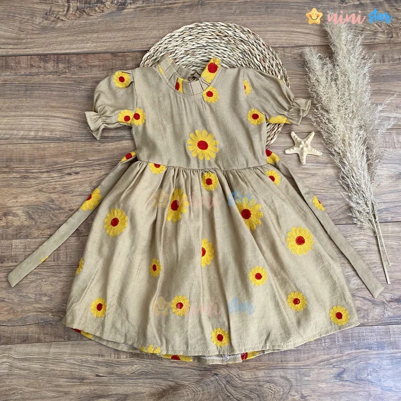 پیراهن قهوه ای گلدار دخترانه
