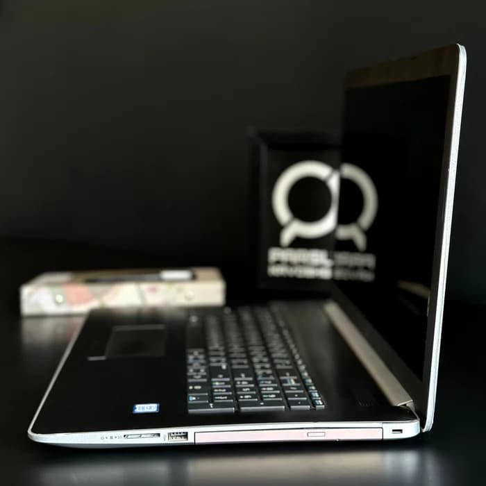 لپ تاپ استوک اچ پی HP 17 i5-8 8GB 256GB — تصویر ۳