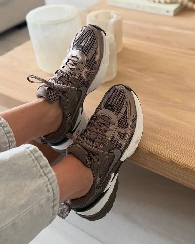 کتونی دخترانه نایکی وی تو کی ران nike v2k run — تصویر ۲