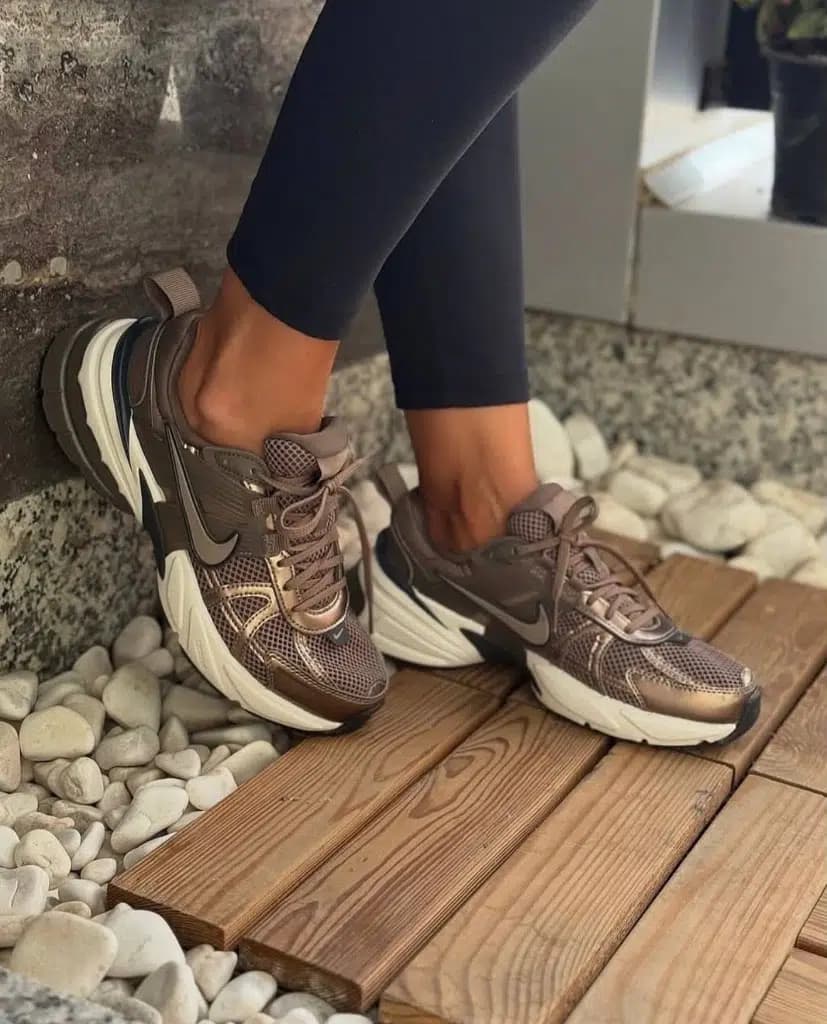 کتونی دخترانه نایکی وی تو کی ران nike v2k run — تصویر ۳