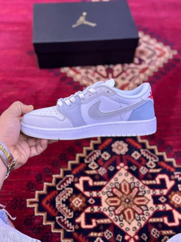 کتونی دخترانه نایکی جردن وان ترویس اسکات nike Jordan Travis Scott — تصویر ۳
