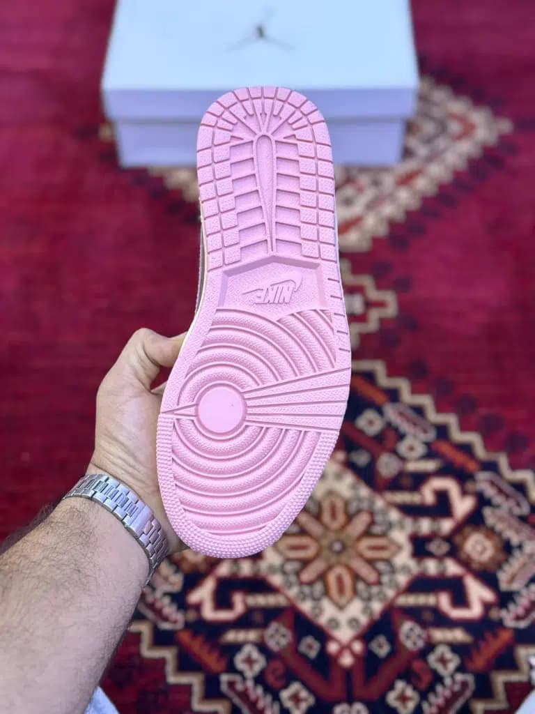 کتونی دخترانه نایکی جردن وان ترویس اسکات nike Jordan 1 Travis Scott — تصویر ۴
