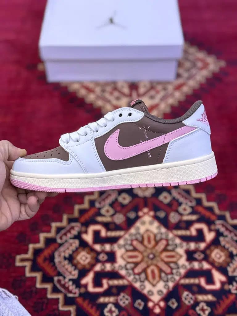 کتونی دخترانه نایکی جردن وان ترویس اسکات nike Jordan 1 Travis Scott — تصویر ۳