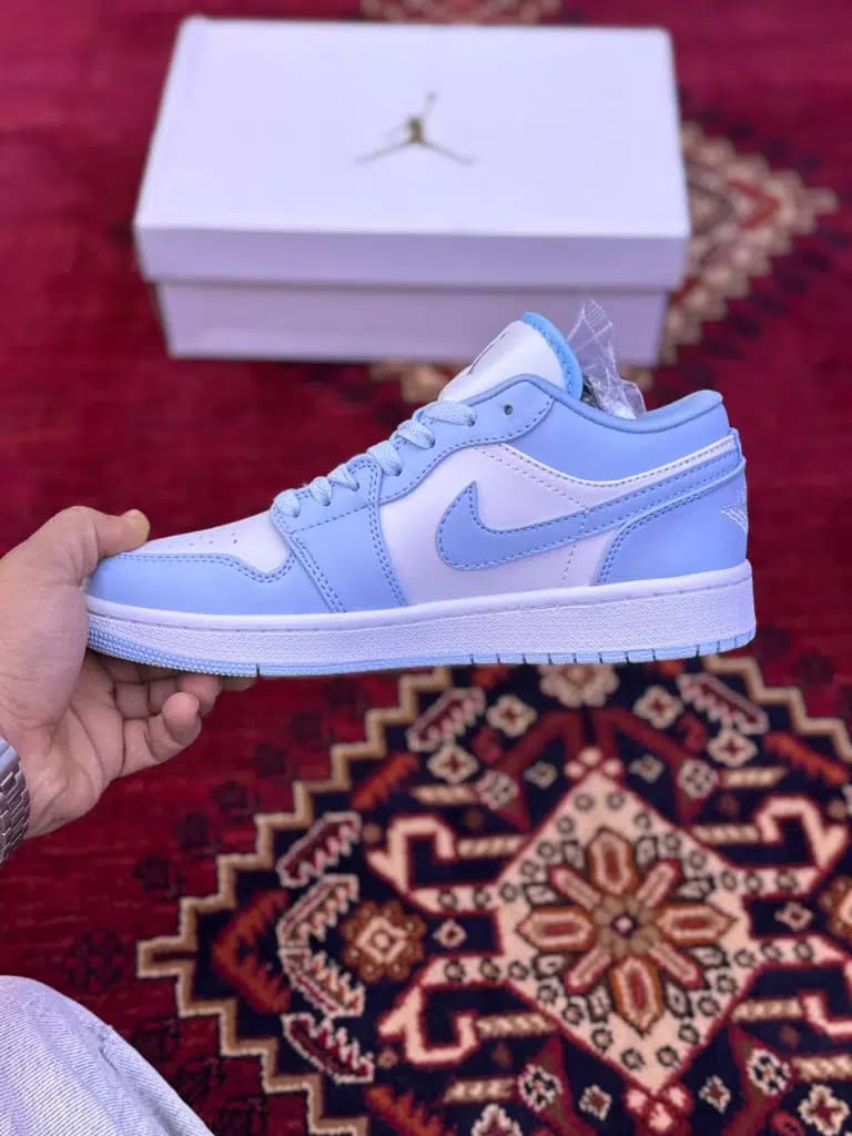 کتونی دخترانه و پسرانه جردن وان آیس بلو nike Jordan 1 ice blue — تصویر ۳