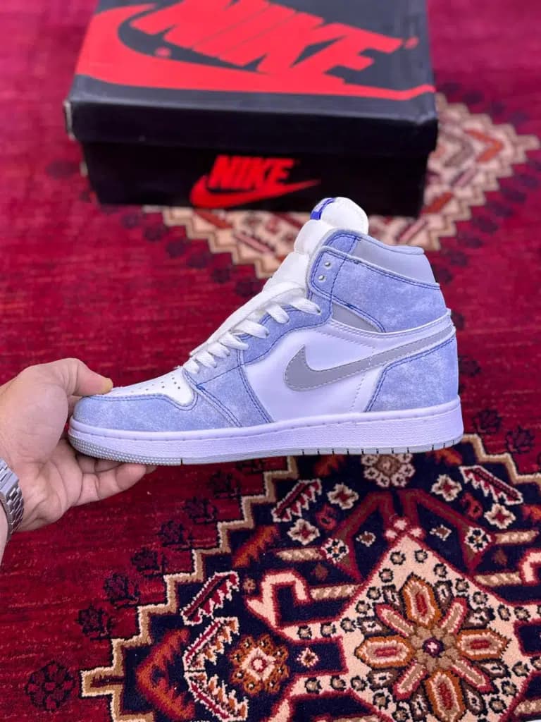 کتونی زنانه و پسرانه نایکی جردن وان هایپر رویال nike Jordan 1 high hyper royal — تصویر ۳
