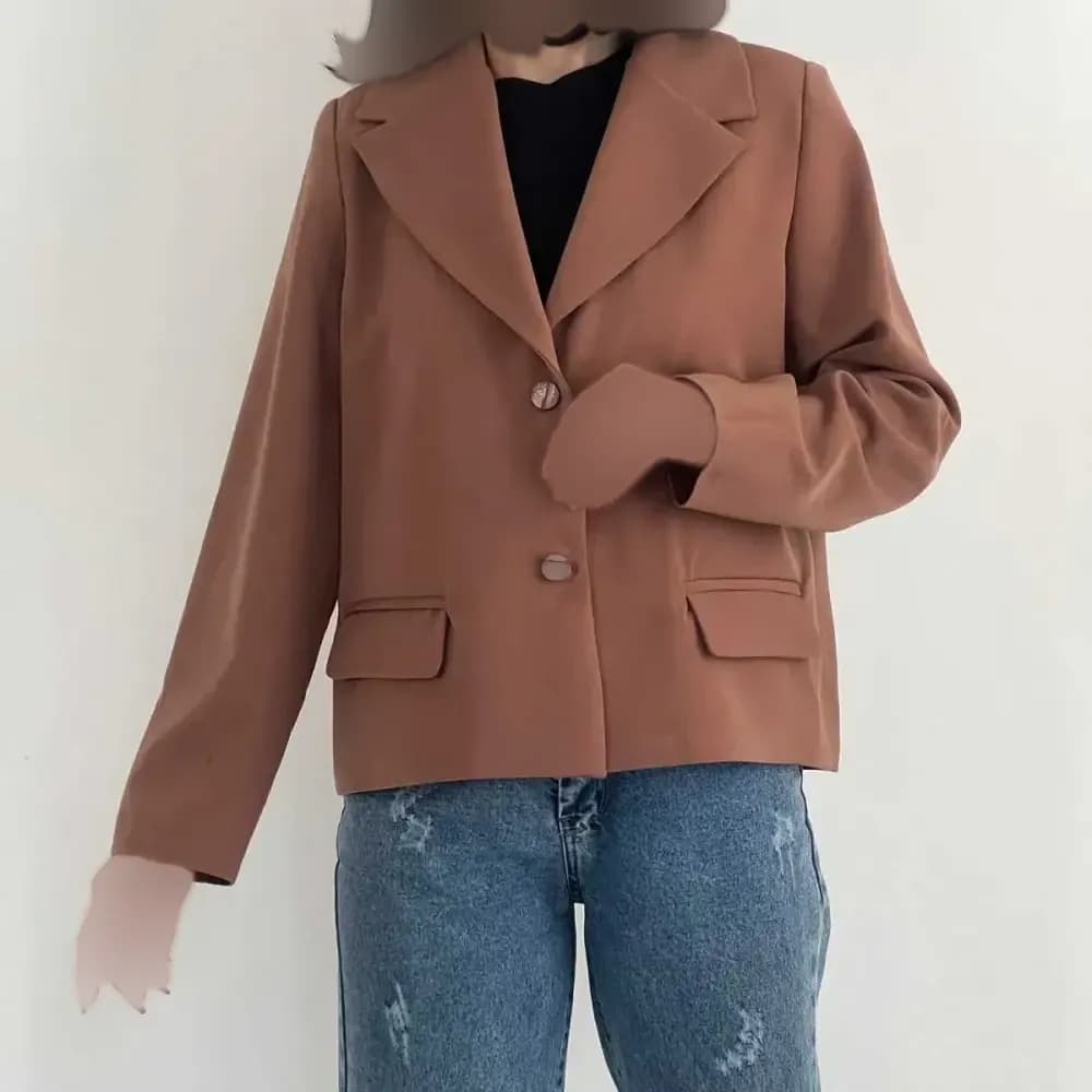 کت کرپ زنانه فری سایز کد 1307 دورسینه 104 قد 59 قد آستین 60 سرشانه 12 — تصویر ۵