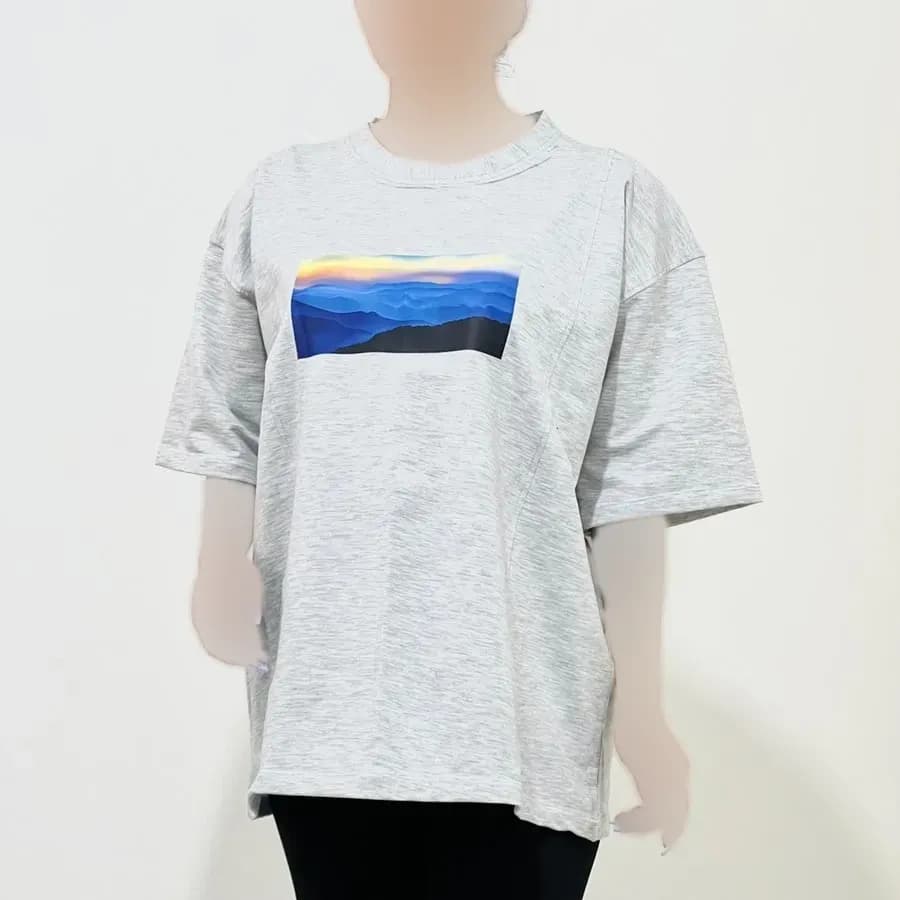 تیشرت باکسی زنانه طرحدار مدل گلکسی کد 1355 — تصویر ۷