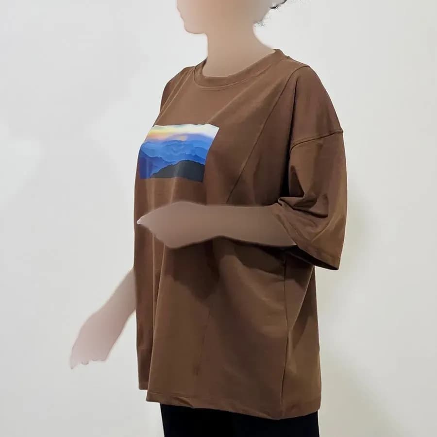 تیشرت باکسی زنانه طرحدار مدل گلکسی کد 1355 — تصویر ۴