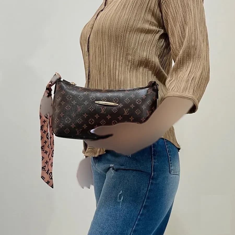 کیف دستی دوشی زنانه طرح دار کد 1419 جنس چرم مصنوعی — تصویر ۵