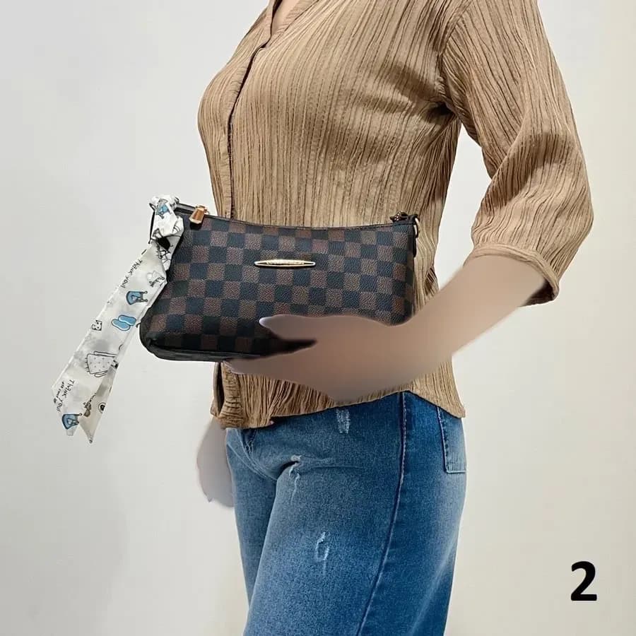 کیف دستی دوشی زنانه طرح دار کد 1419 جنس چرم مصنوعی — تصویر ۷