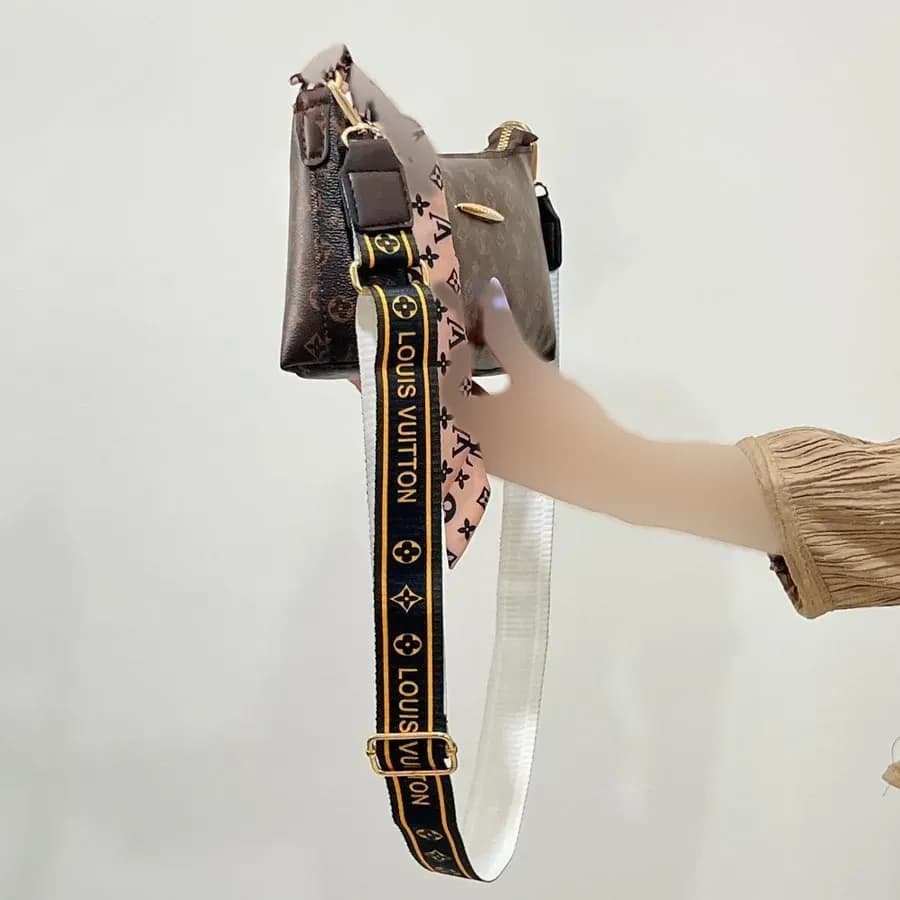 کیف دستی دوشی زنانه طرح دار کد 1419 جنس چرم مصنوعی — تصویر ۶