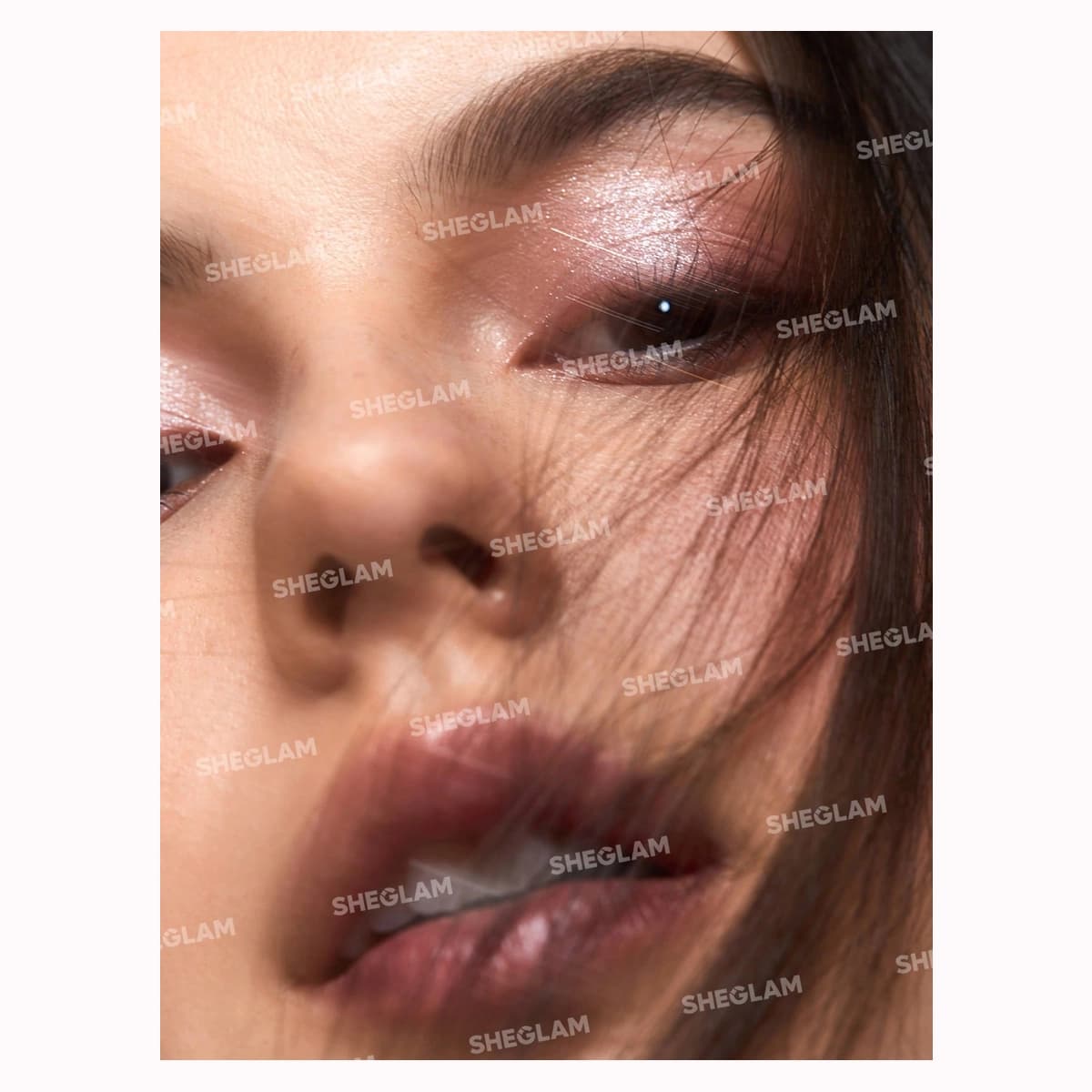 پالت سایه چشم چهار رنگ شیگلم مدل Cosmic Crystal رنگ Spellbound — تصویر ۲