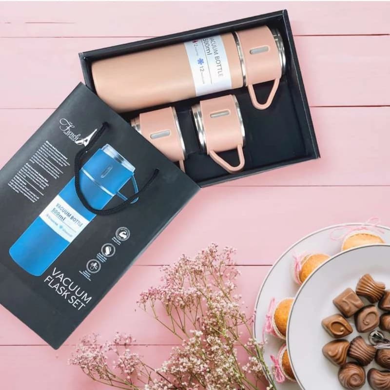 فلاسک باکس هدیه گنجایش 0.5 لیتر به همراه لیوان سفری بسته 2 عددی — تصویر ۲