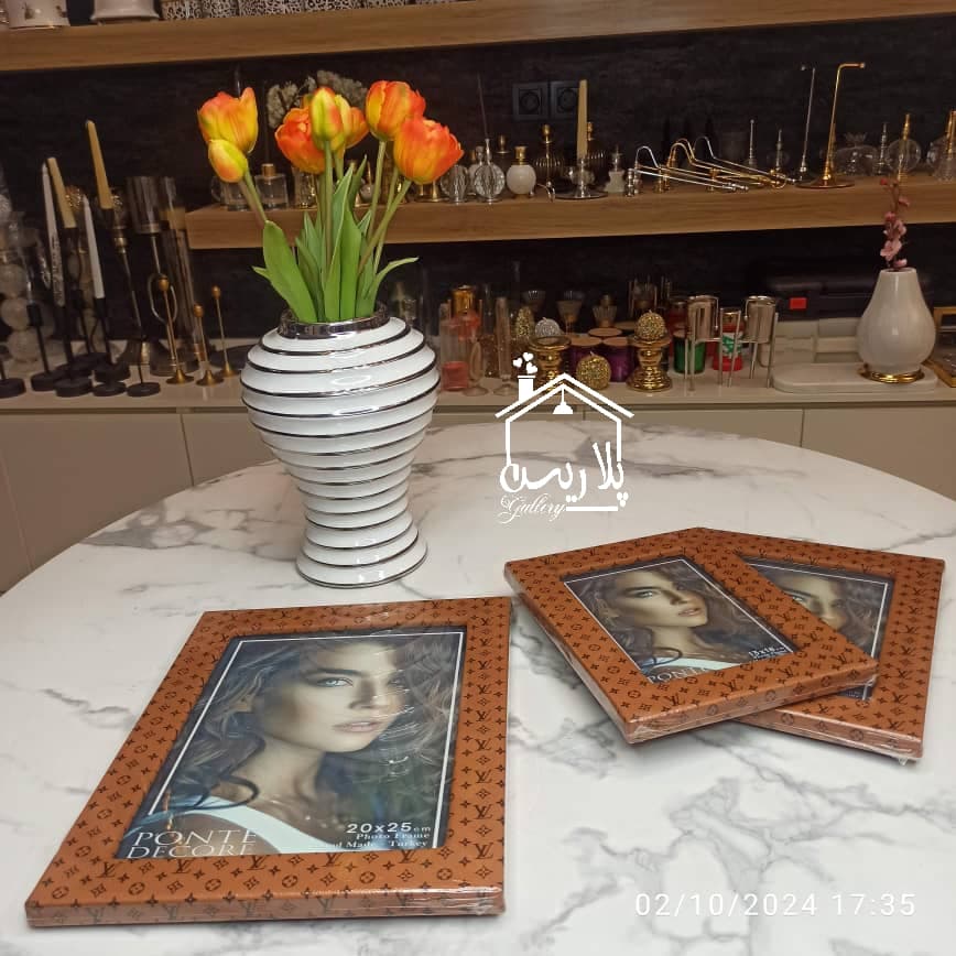 قاب عکس چرم طرح لویی ویتون ۲۱۰۱۸ — تصویر ۲