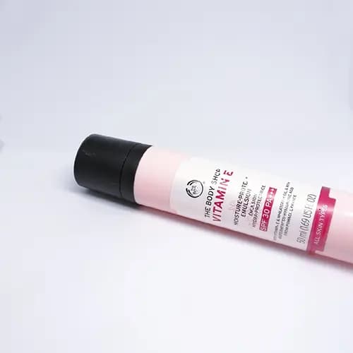 لوسیون مرطوب کننده و ضد آفتاب SPF30 ویتامین E بادی شاپ — تصویر ۳