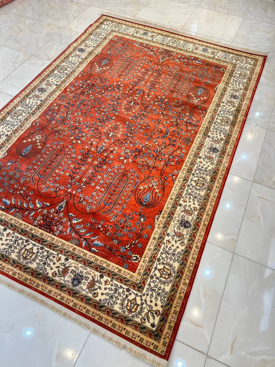فرش سنتی کد 100352 لاکی 1000 شانه — تصویر ۵