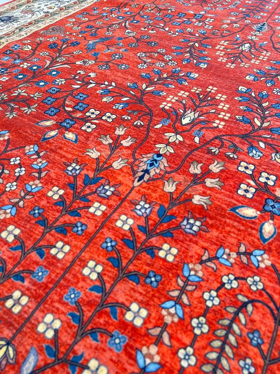 فرش سنتی کد 100352 لاکی 1000 شانه — تصویر ۳