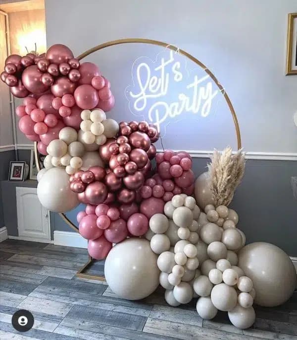 بادکنک آرایی حلقه کرمی و زرشکی