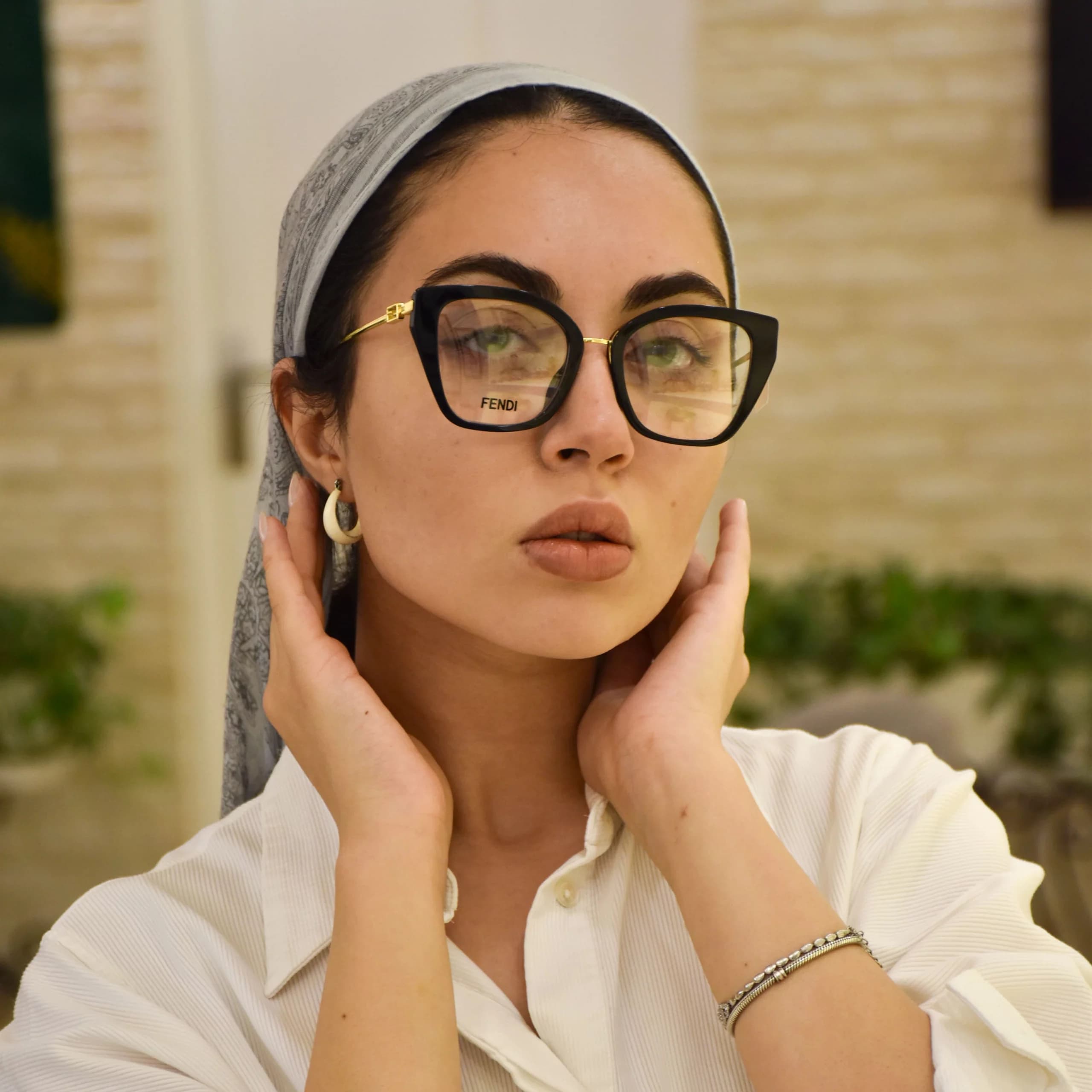 عینک طبی فندی 50011<br><span>Fendi FE50011I</span> — تصویر ۴