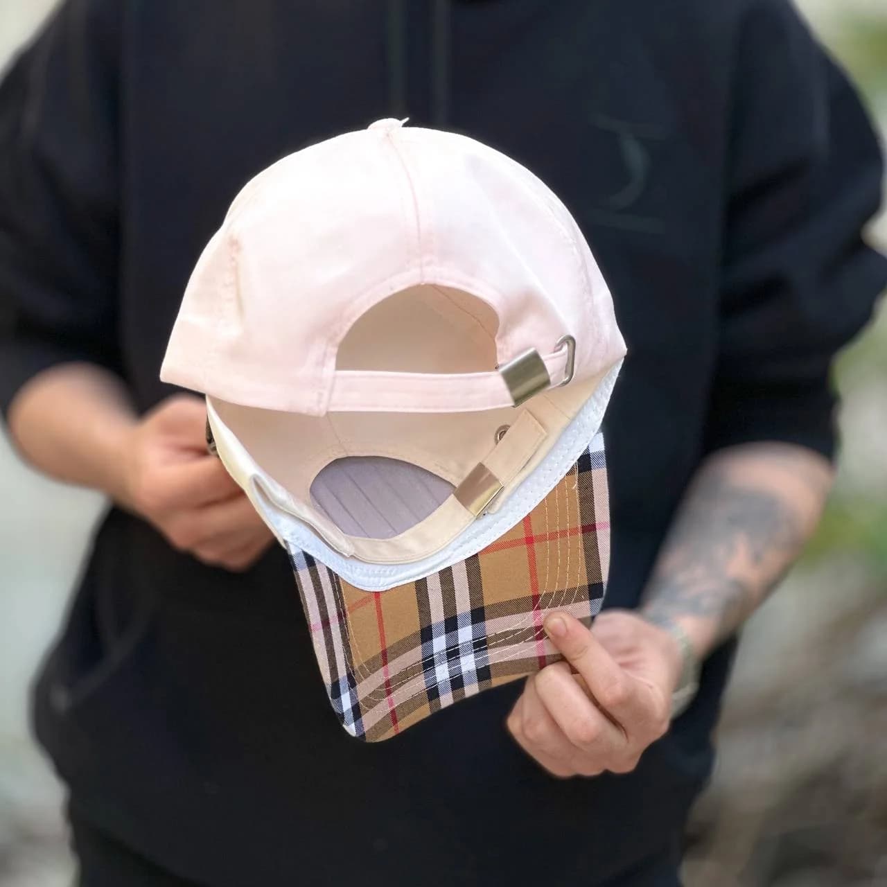 کلاه بیسبالی burberry — تصویر ۴