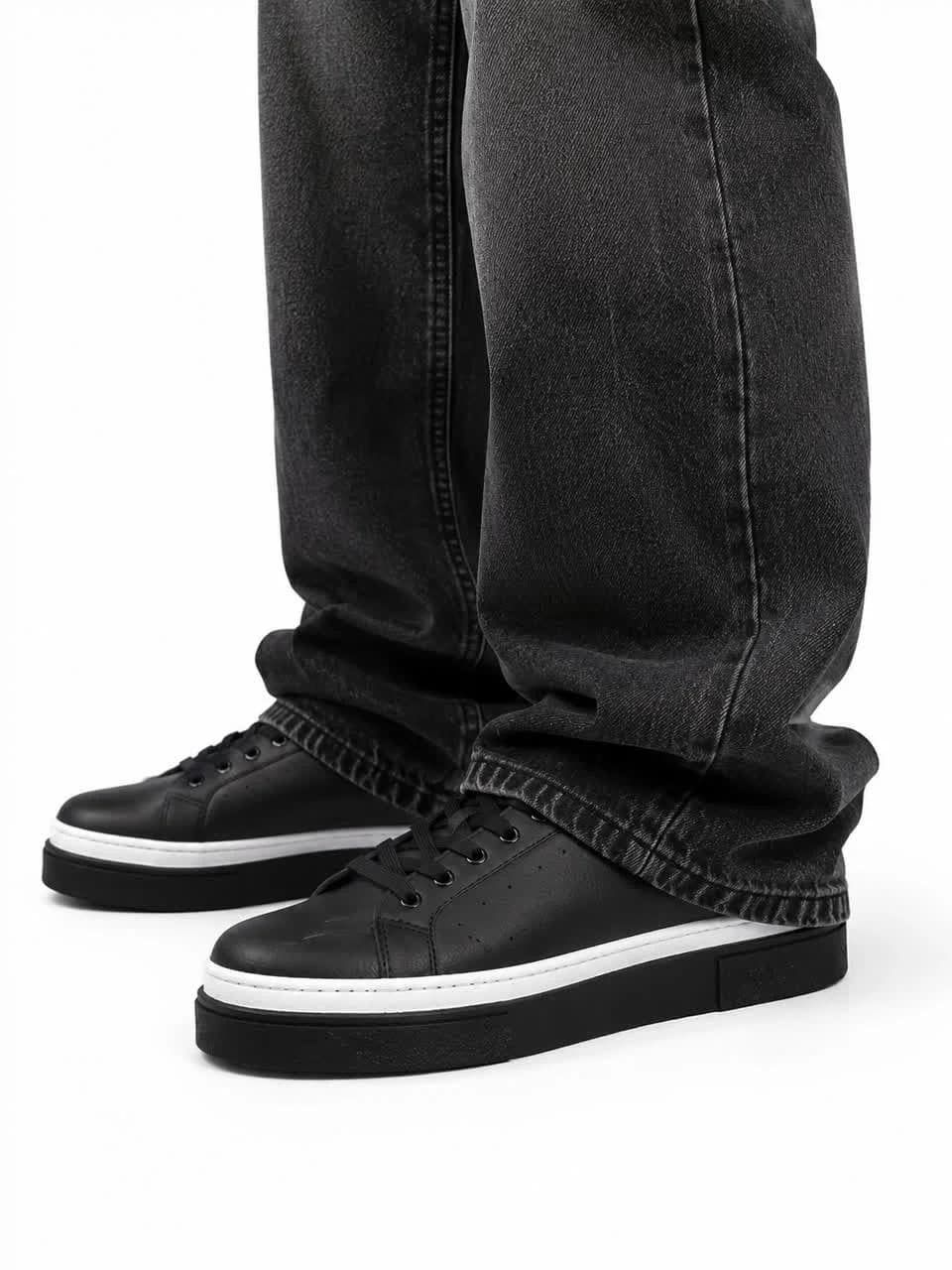 کفش کتانی مردانه مدل ونس پل اندبیر مشکی سفید Vans Pull Bear — تصویر ۵