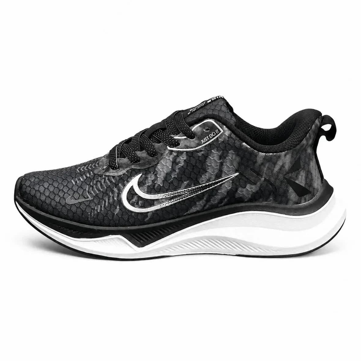 کفش کتانی مردانه و بزرگ پا نایکی رانینگ مشکی ماورایی Nike