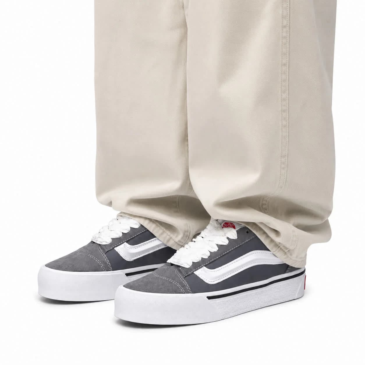 کفش کتانی زنانه و مردانه مدل ونس اولداسکول کنو طوسی Vans oldskool Knu — تصویر ۲
