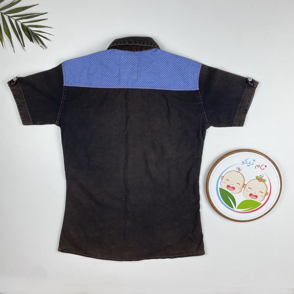 تیشرت پسرانه آستین کوتاه طرح دکمه ای یقه دار ذغالی رنگ – 12 تا 14 سال — تصویر ۲