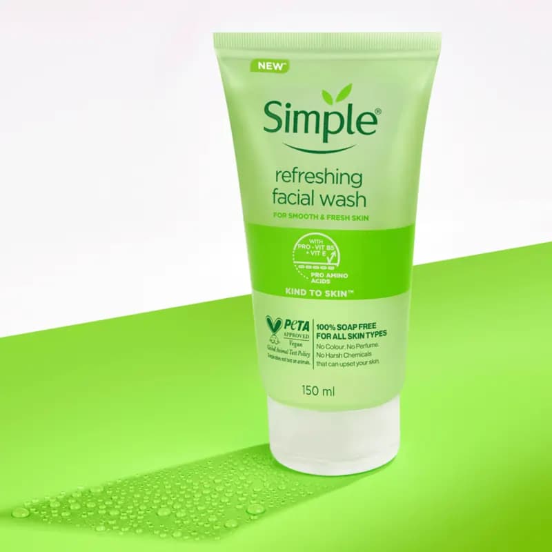 ژل شستشو صورت سیمپل Simple مدل Refreshing Face Wash – فاقد صابون و مناسب انواع پوست | حجم 150 میلی‌لیتر — تصویر ۳