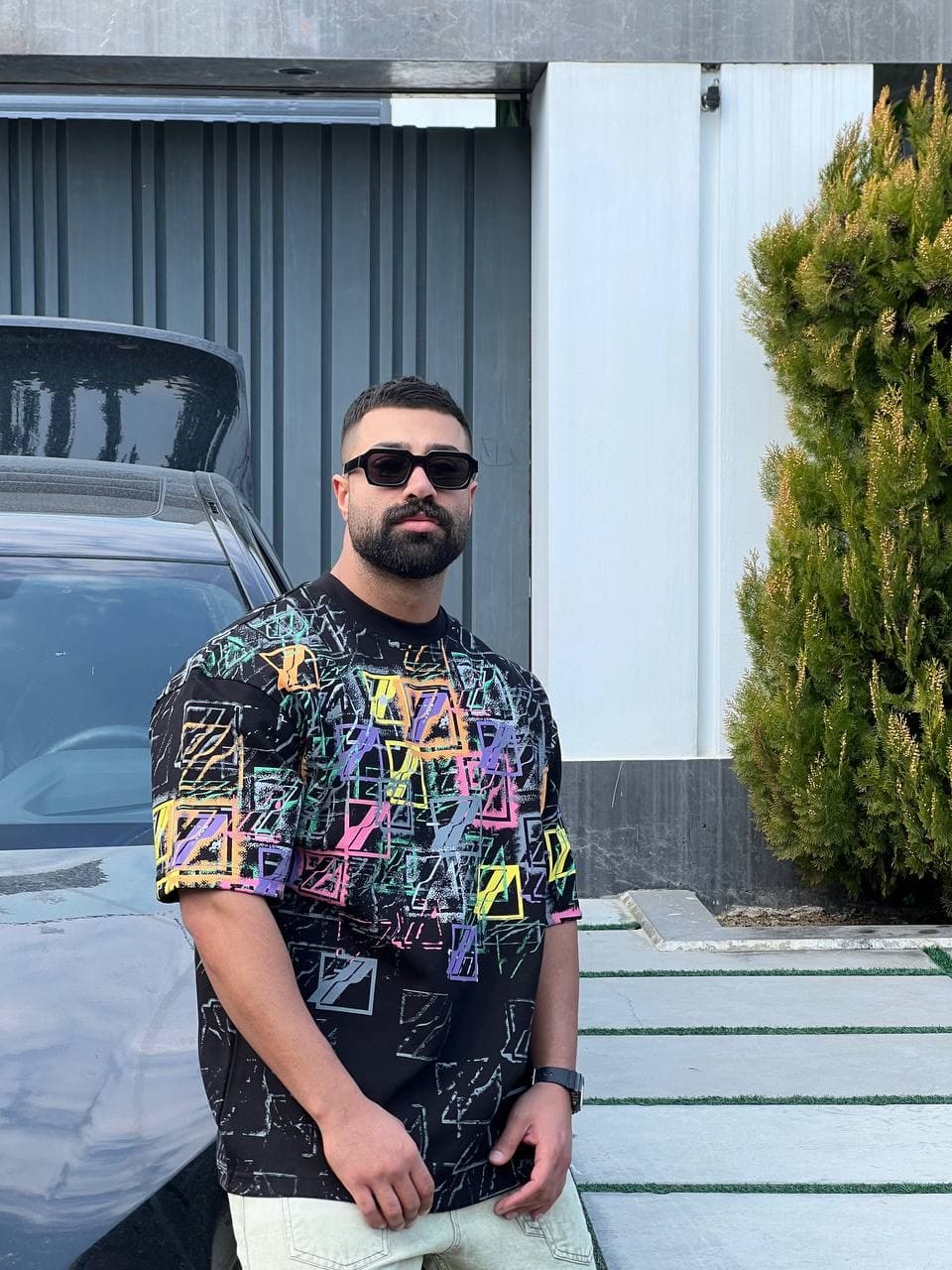 تیشرت طرح LV — تصویر ۳