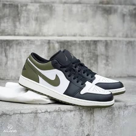 نایک جردن ۱ لو مدل aj1 low medium olive — تصویر ۴