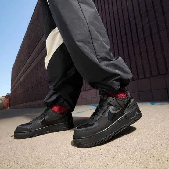 کتونی نایک ایر فورس 1 شادو مشکی (Nike Air Force 1 Shadow Triple Black ) مردانه — تصویر ۳