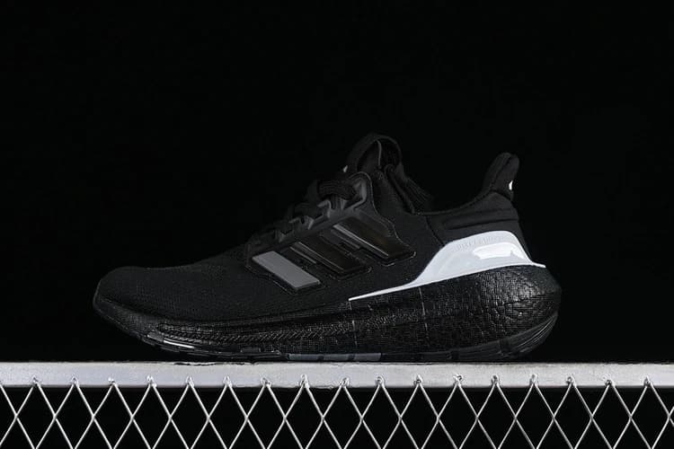 کفش اورجینال آدیداس مدل Ultra Boost Light — تصویر ۲
