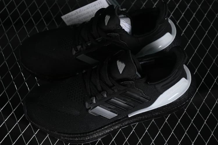 کفش اورجینال آدیداس مدل Ultra Boost Light — تصویر ۳
