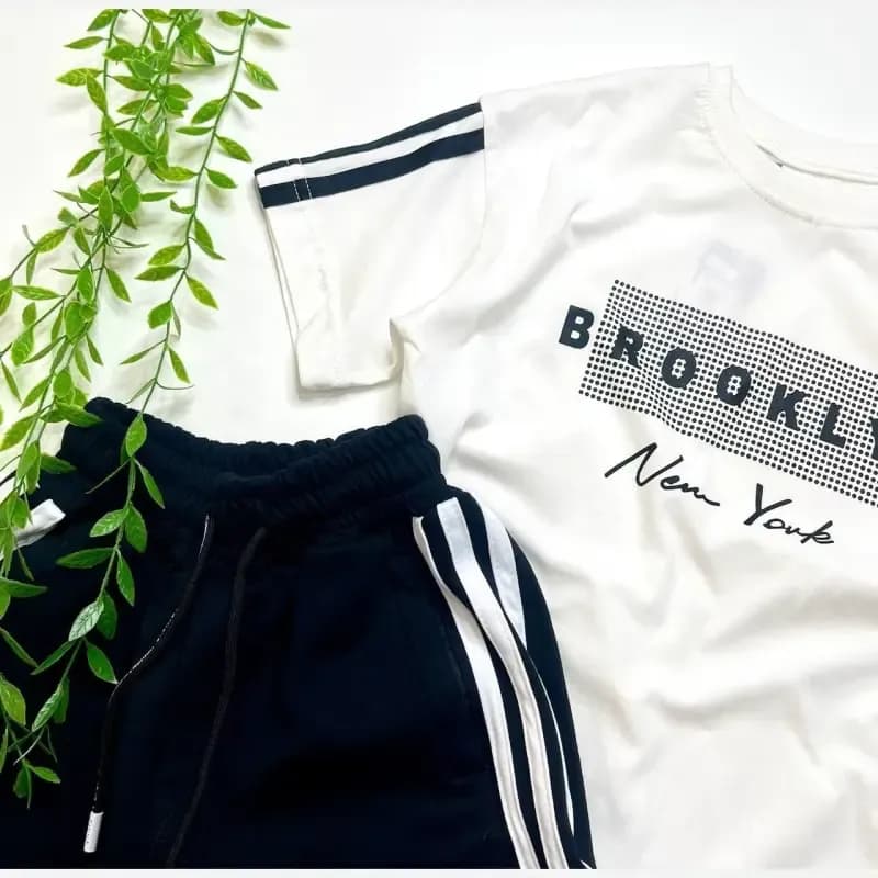 ست تیشرت شلوارک اسپرت دخترانه و پسرانه طرح brooklyn پنبه دورس ترک — تصویر ۳