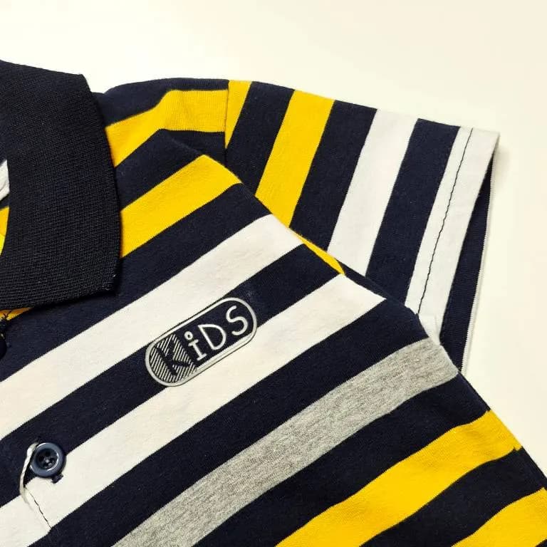 تیشرت پسرانه یقه دار 3 دکمه طرح راه راه سرمه ای سایز 1.5 تا 4 سال — تصویر ۳
