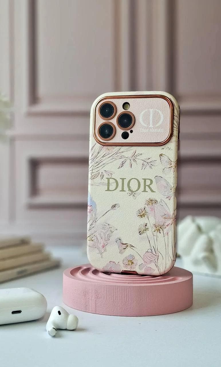 قاب Dior طرح گل‌دار گوشی آیفون 14 پرومکس — تصویر ۲