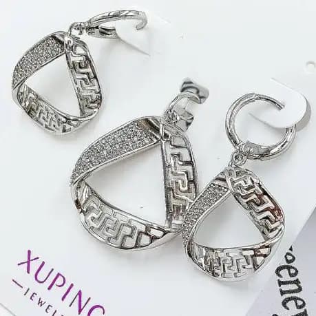 نیم ست گردنبند و گوشواره زنانه و دخترانه ژوپینگ xuping طرح جواهری ورساچ ضد حساسیت رنگ ثابت کد amp