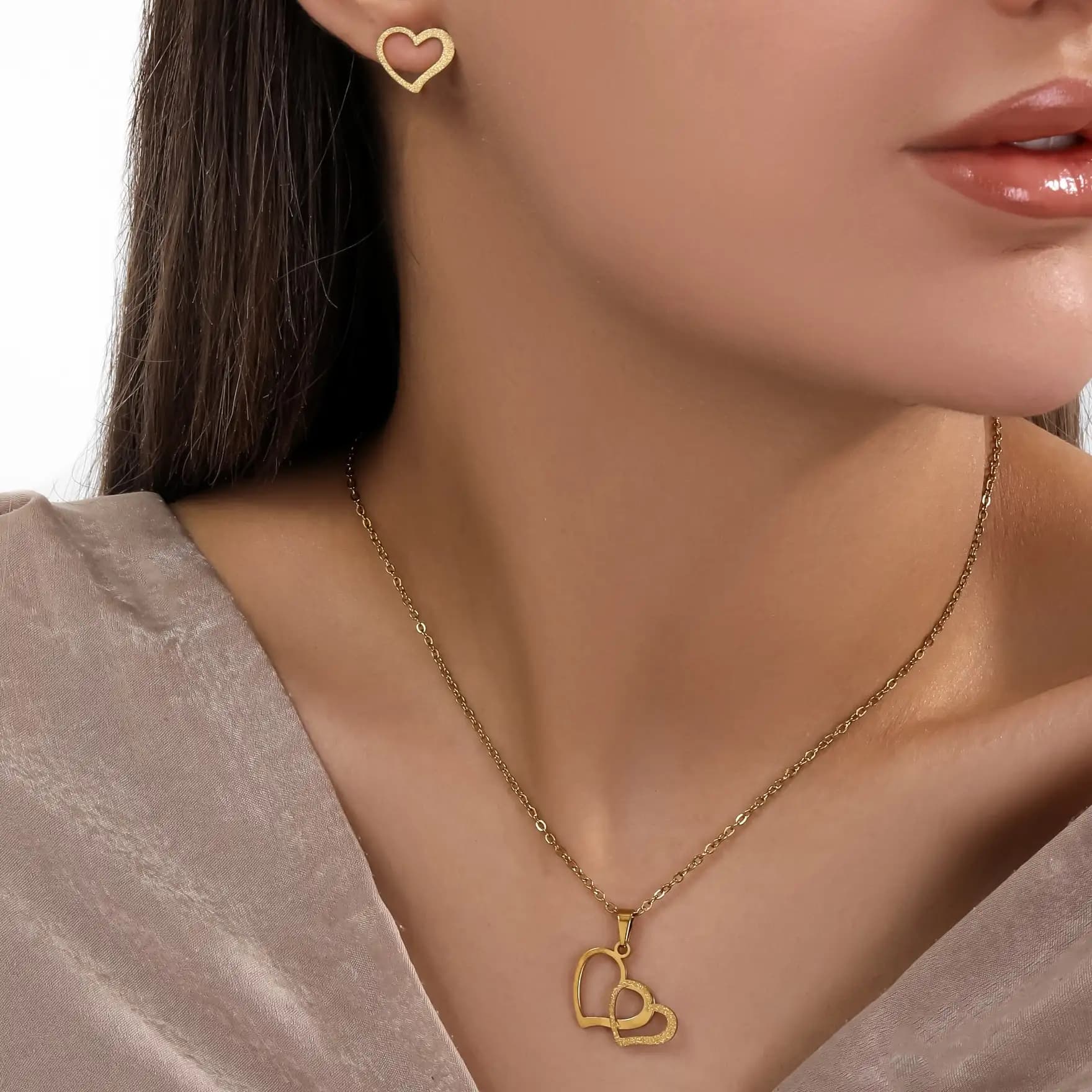 نیم ست زنانه و دخترانه گردنبند و گوشواره استیل طرح جفت قلبی ضد حساسیت رنگ ثابت کد amp