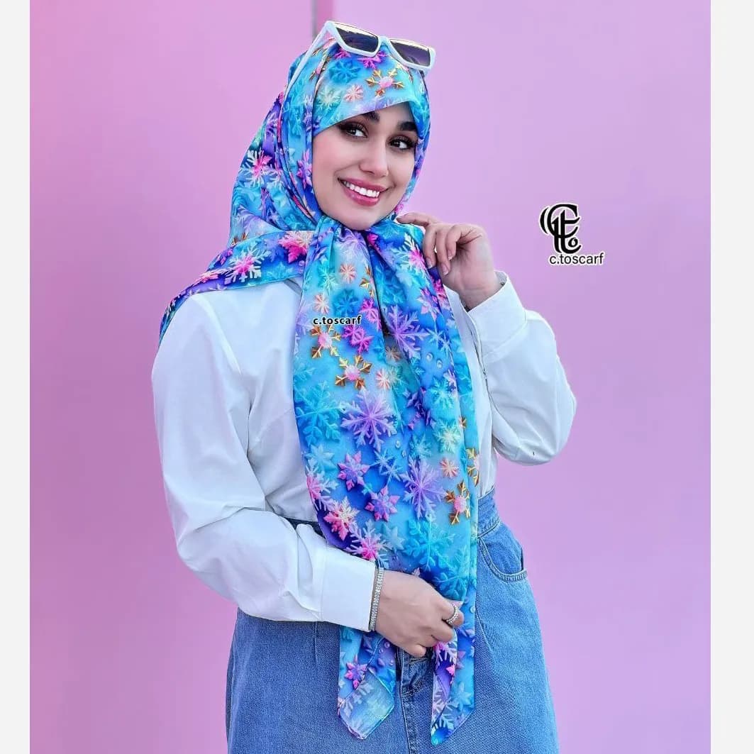 روسری نخی طرح بارلین قواره 140 زنانه آبی پاستیلی — تصویر ۲
