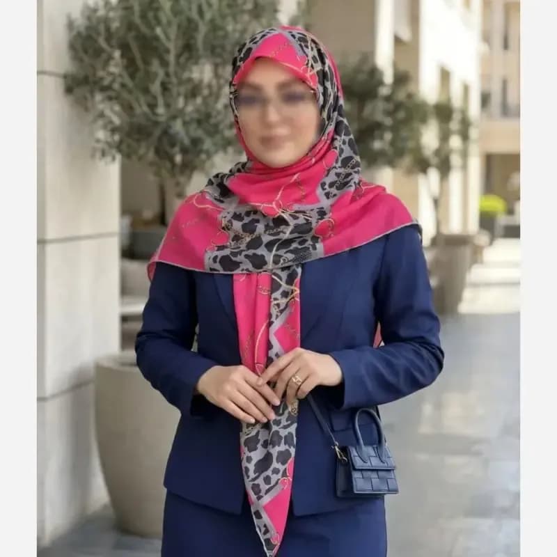 روسری نخ کاستوم طرح ارغوان قواره بزرگ 140 سانتیمتر زنانه — تصویر ۷